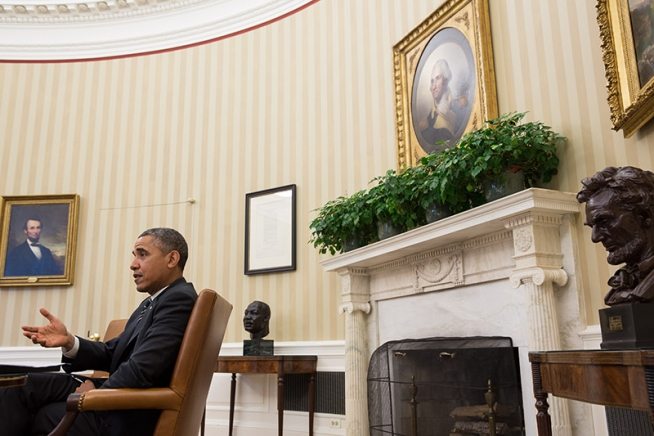 Obama in Oval Office