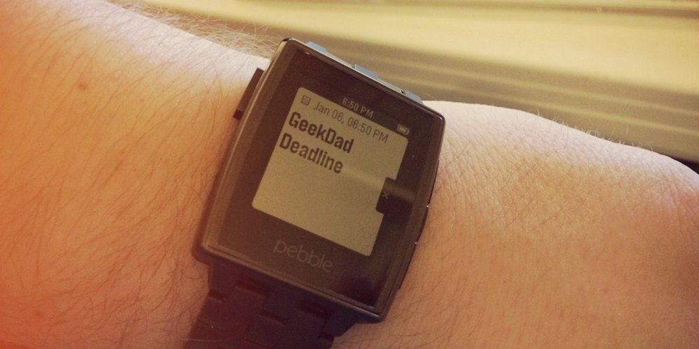The Pebble Steel and a calendar notification.