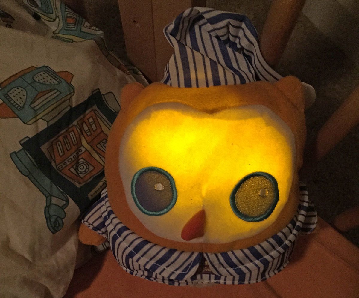 OK to Wake! Owl glows a soft yellow when it's not yet time to wake.