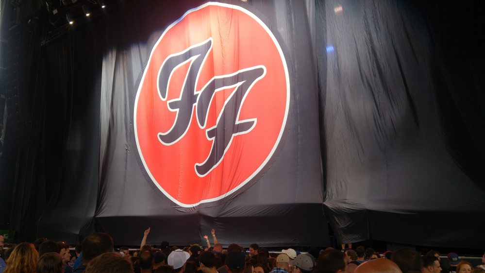 The Foo Fighters pre-show curtain, revealing nothing of the upcoming event. Photo: Stephen Clark