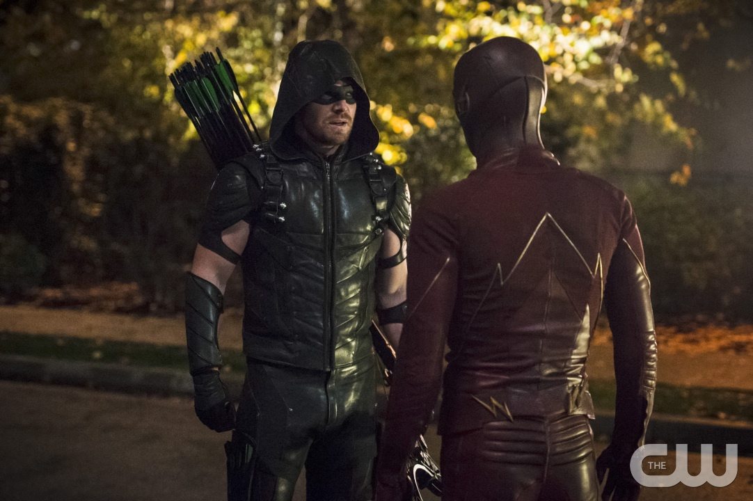 The Flash -- "Legends of Today" -- Image FLA208B_0258b.jpg -- Pictured (L-R): Stephen Amell as The Arrow and Grant Gustin as The Flash -- Photo: Cate Cameron/The CW -- Ã?Â© 2015 The CW Network, LLC. All rights reserved.