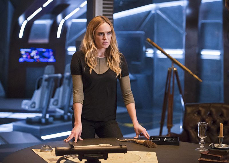 DC's Legends of Tomorrow -- "White Knights" -- Image LGN104A_0260b.jpg -- Pictured (L-R): Caity Lotz as Sara Lance/White Canary -- Photo: Diyah Pera/The CW -- Ã?Â© 2016 The CW Network, LLC. All Rights Reserved.