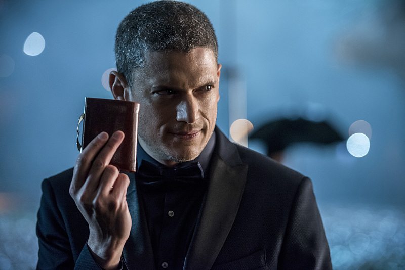 DC's Legends of Tomorrow -- "White Knights" -- Image LGN104B_0039b.jpg -- Pictured: Wentworth Miller as Leonard Snart/Captain Cold -- Photo: Diyah Pera/The CW -- Ã?Â© 2016 The CW Network, LLC. All Rights Reserved.