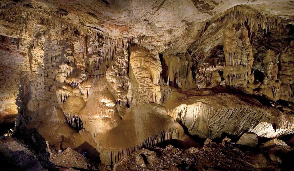 Kartchner Caverns Big Room by Wikimedia user Mike Lewis (GFDL)