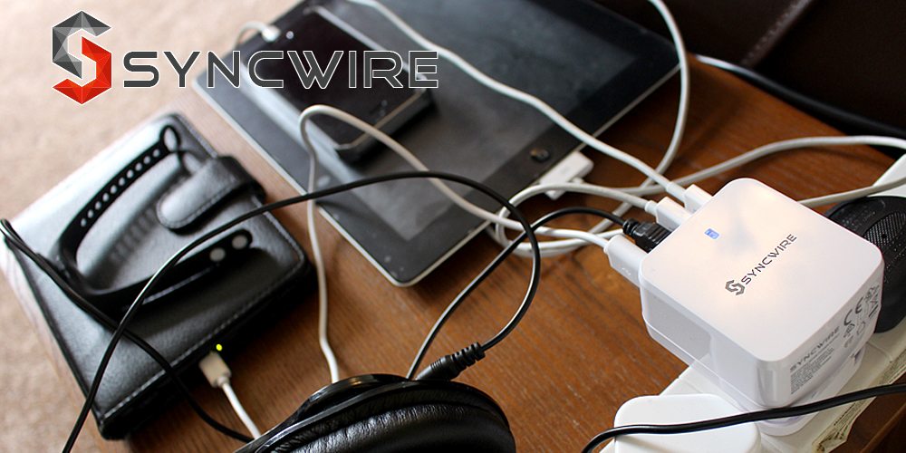 Charging multiple devices with Syncwire, Image: Sophie Brown