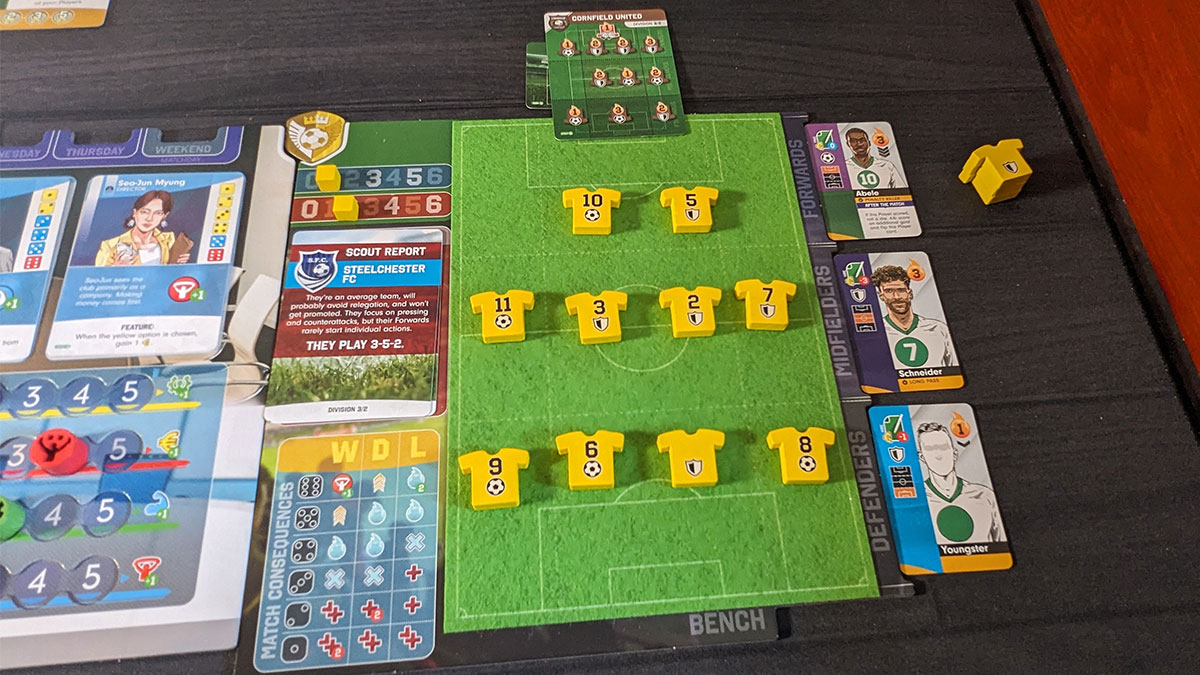 Eleven: Football Manager Board Game : Toys & Games